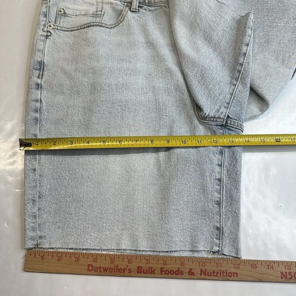 Torrid Shorts 20 Bermuda Relaxed Midrise Wild West Blue Denim Button Fly NEW